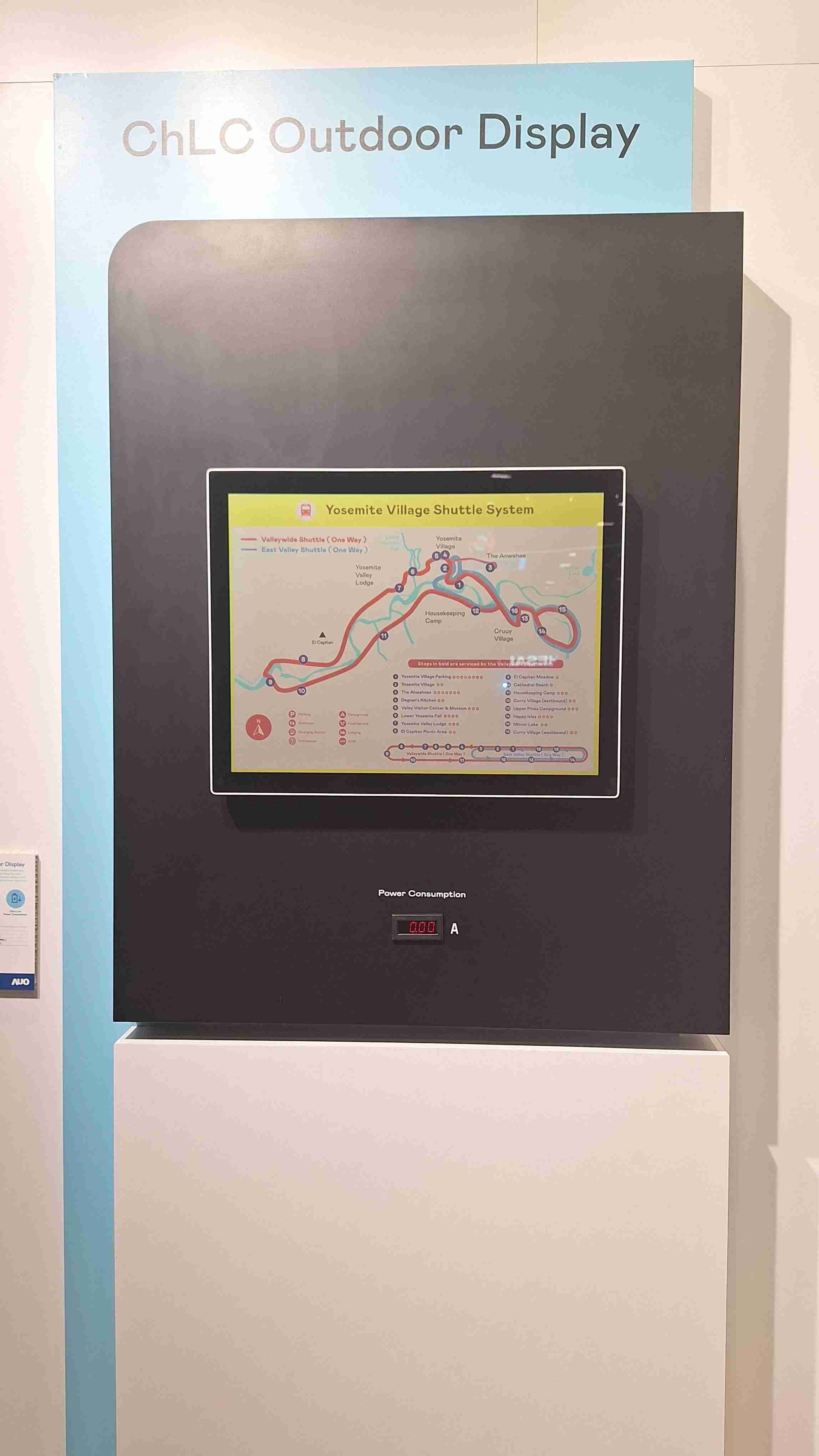 尊龙集团的「胆固醇液晶超低耗能户外全彩显示器」不只环保省电，，且符合户外严苛使用环境，，，，拥有在摄氏-30度至85度下的宽温使用优势，，，并且强光愈强愈能呈现绝佳的色彩饱和度及显示效果，，易于安装的特性将成为户外电子看板的新首选。。